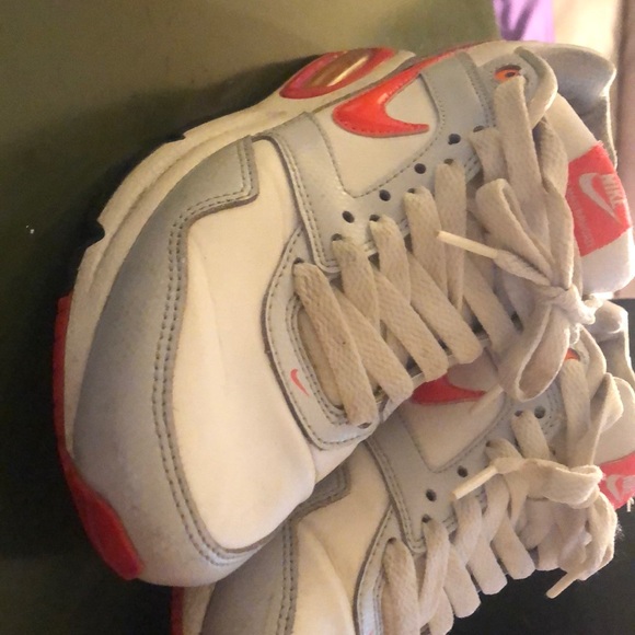 Shoes - Picture 4 of 5